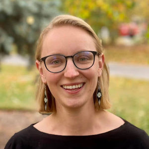 Meet your Posher, Emily